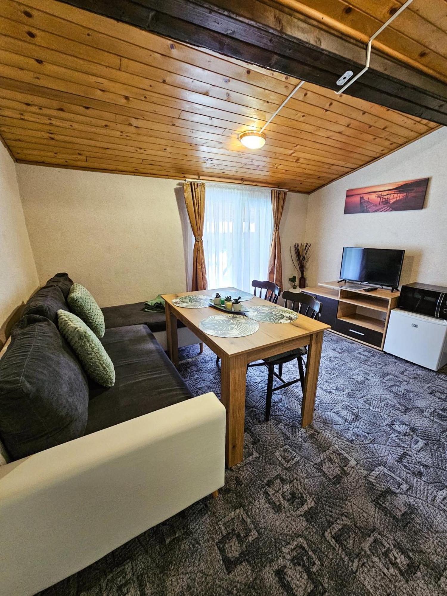 Guest Rooms- Klepalski House ボロヴェッツ エクステリア 写真